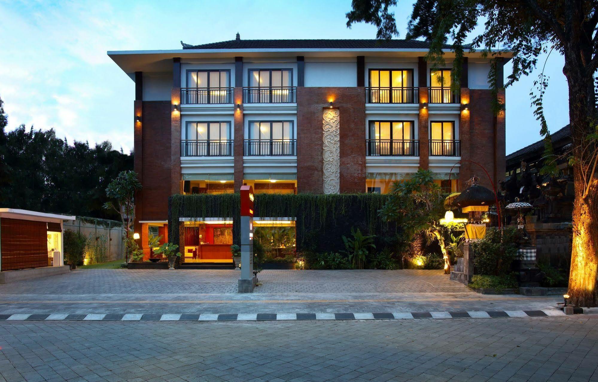 Grand Mirah Boutique Hotel Денпасар Екстериор снимка